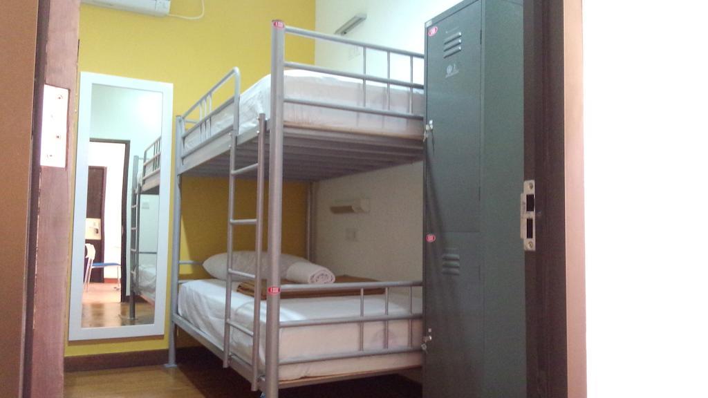 Cx Hostel Kuta Raya Habitación foto